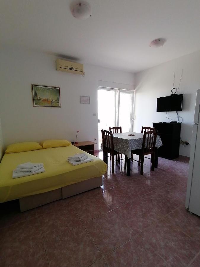 Apartments Coric Baška Voda Eksteriør bilde