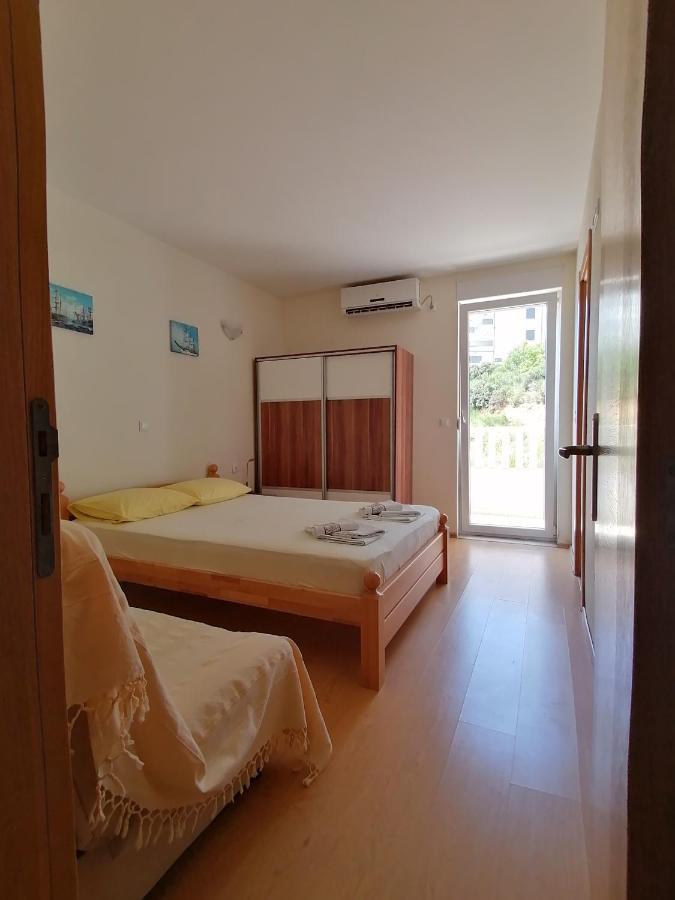 Apartments Coric Baška Voda Eksteriør bilde