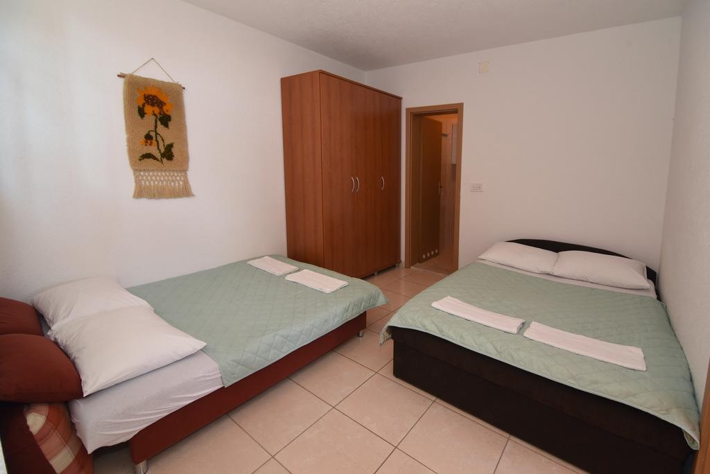 Apartments Coric Baška Voda Eksteriør bilde