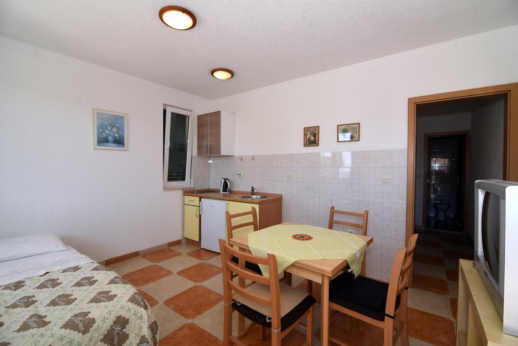 Apartments Coric Baška Voda Eksteriør bilde