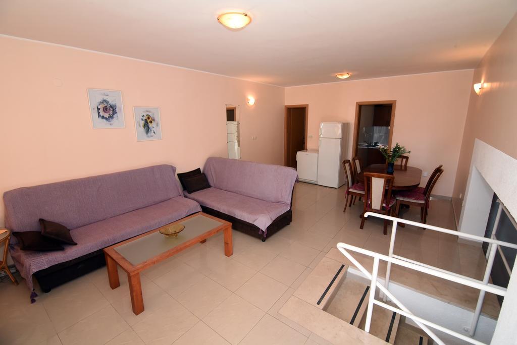 Apartments Coric Baška Voda Eksteriør bilde