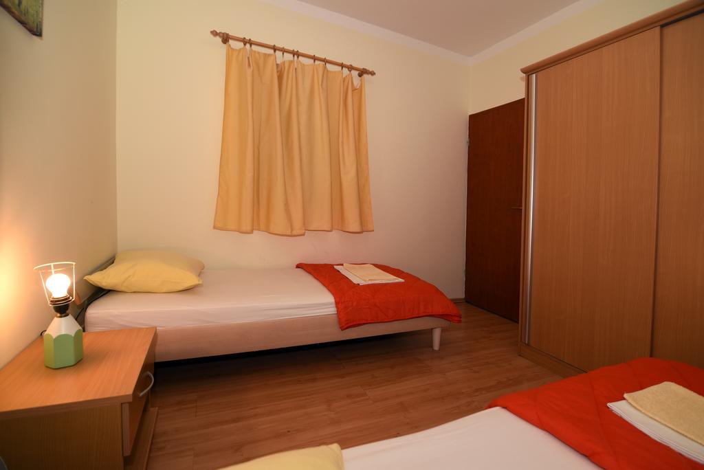 Apartments Coric Baška Voda Eksteriør bilde