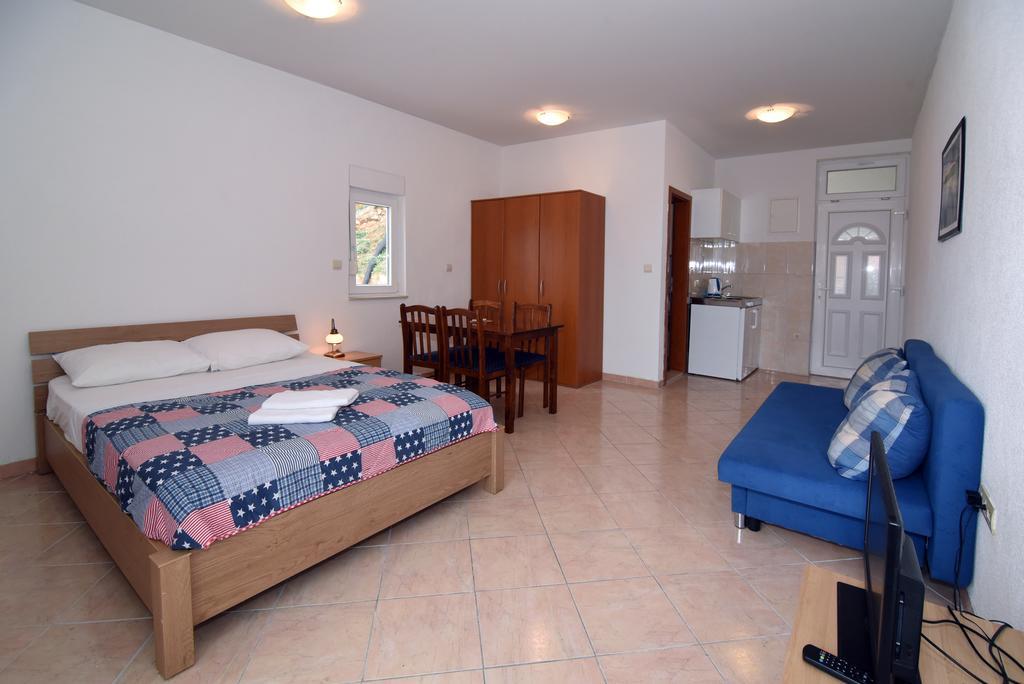Apartments Coric Baška Voda Eksteriør bilde