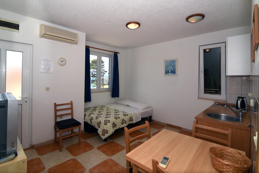 Apartments Coric Baška Voda Eksteriør bilde